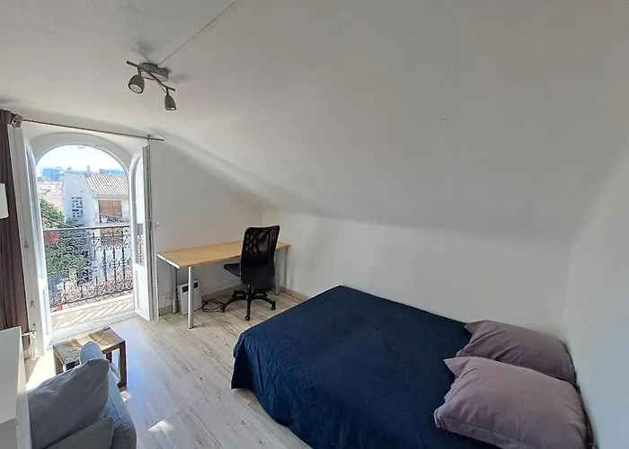 Attic In Mourillon Apartman *