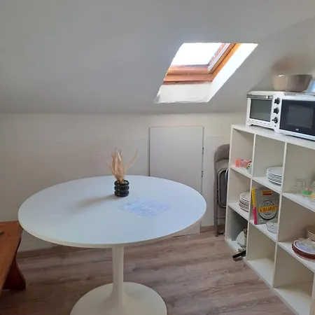 Attic In Mourillon 툴롱